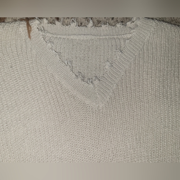Bundle of 2, NWOT Distressed Cropped Slouchy Sweaters - Picture 4 of 10